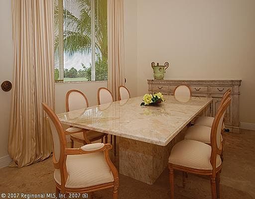 R2961453_5- 203 Montant Dr