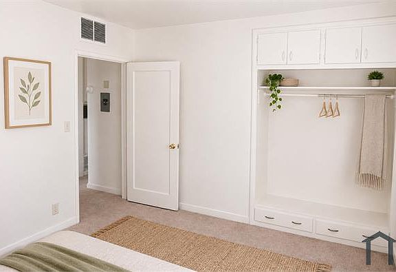 5th image of 610 W Hammond Ave #612