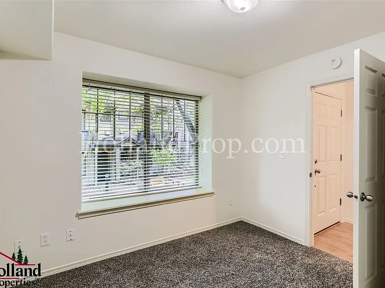 1554 SW 175th Ave — Photo 4