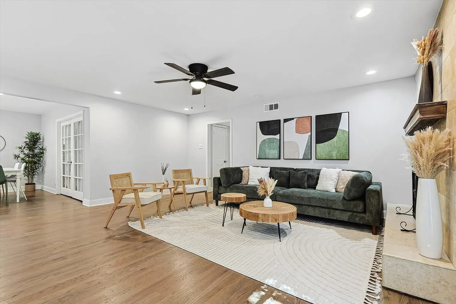 5 bed, 3.0 bath, 2863 sqft, $16,979 — Photo 3