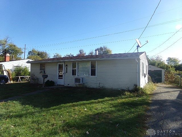 1st image of 686 S Riverview Ave