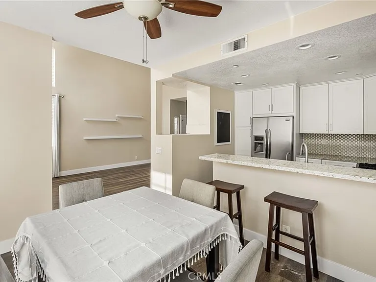 3441 E Berkshire Ct — Photo 15