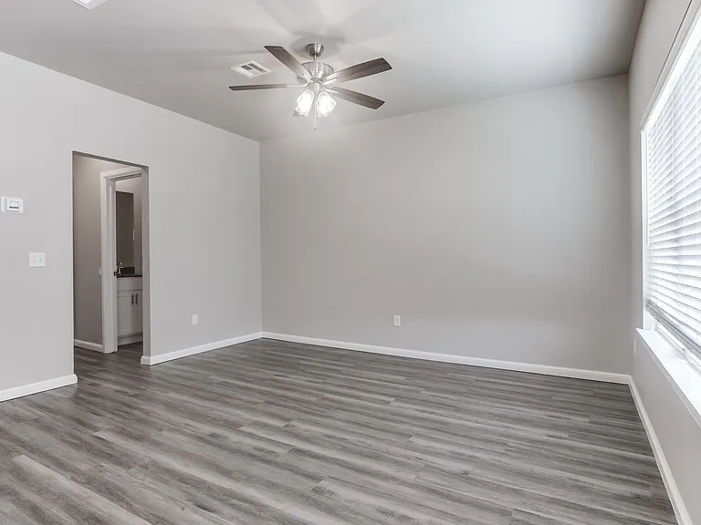 2641 Cedar Tree Rd — Photo 9