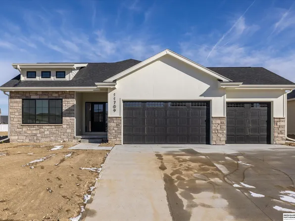 11709 S 119th Ave, Papillion, NE 68046