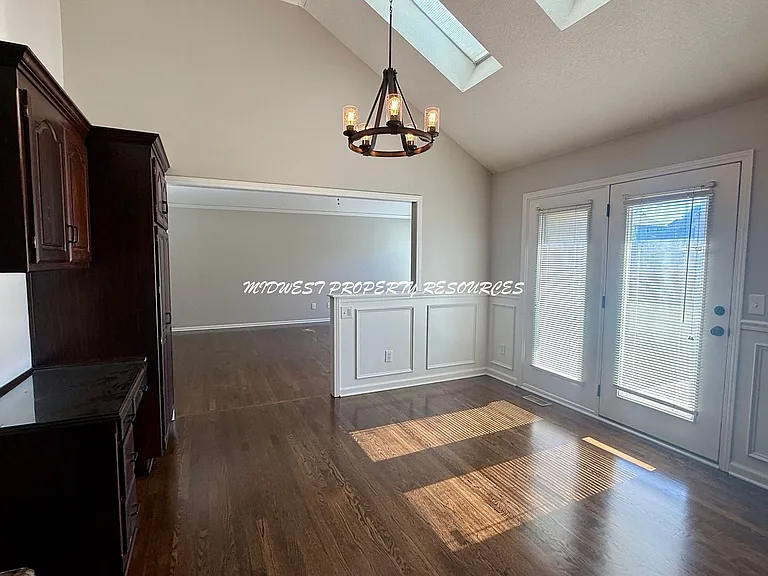 1209 SE Bridgehampton Way — Photo 5