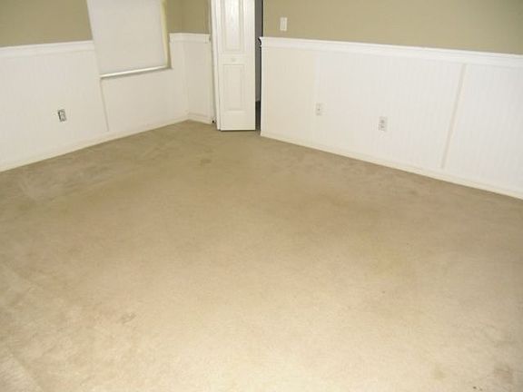 4th image of 8 Evansville Pl