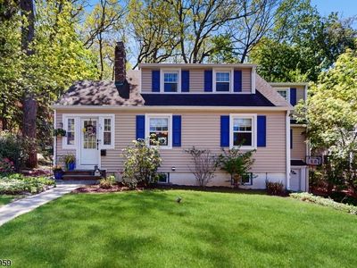 23 Monroe Ave, Roseland, NJ, 07068