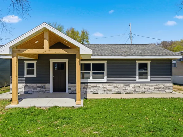 20635 262nd St, Delhi, IA 52223