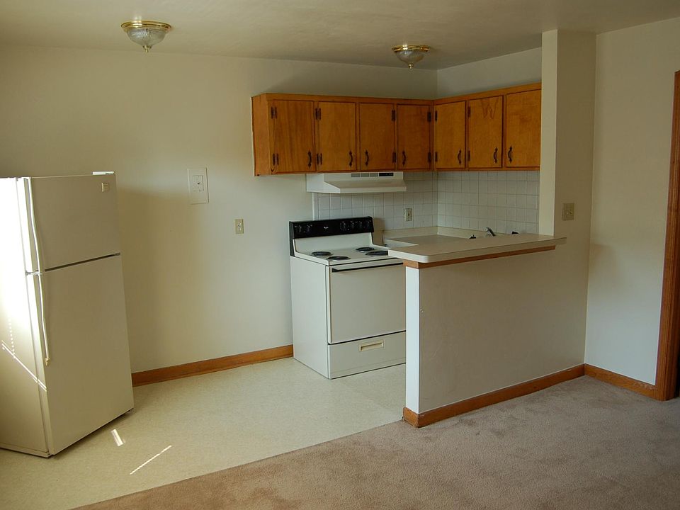 2nd image of 126 D View Ave APT 8