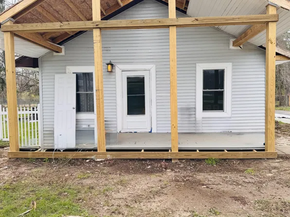 1250 S 15th St, Niles, MI 49120