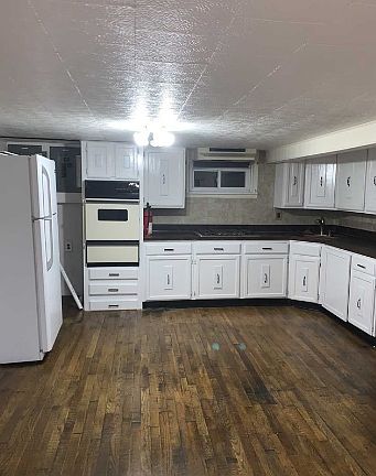 1st image of 288 Marion Ave #1