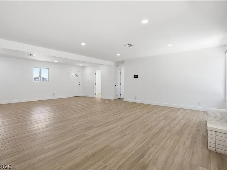 1300 Canosa Ave — Photo 2
