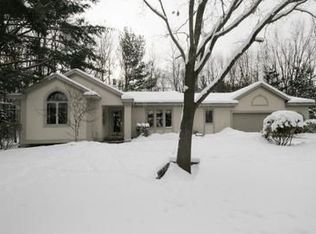 2896 Canyonside Ct NE, Grand Rapids, MI 49525