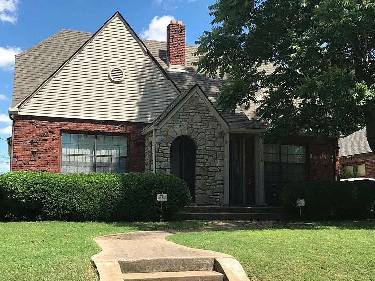 1403 S Gary Pl — Photo 1