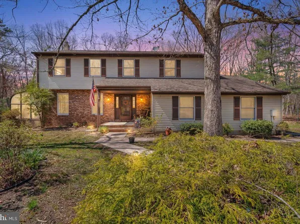 727 7th St, Hammonton, NJ 08037