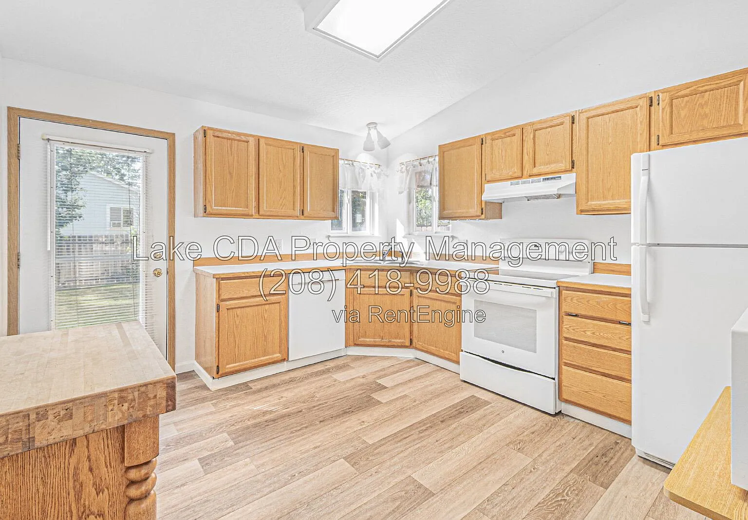 2 bed, 1.0 bath, 1044 sqft, $1,995 — Photo 2