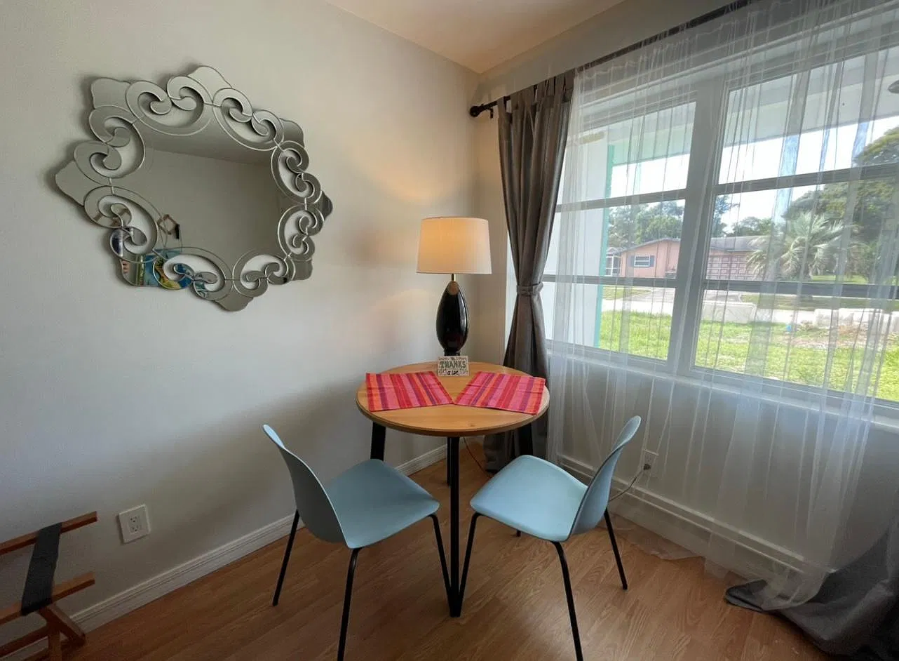 1360 Edmonton Dr — Photo 2