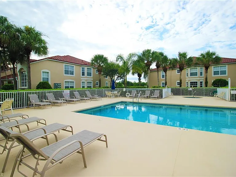 2925 Cypress Trace Cir #1-201 — Photo 17