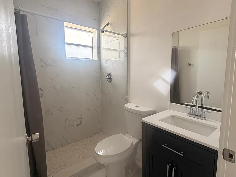 1754 SW 14th St #5 — Photo 14