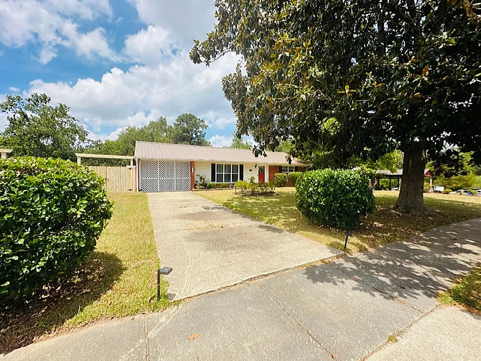 924 Stoneykirk Dr