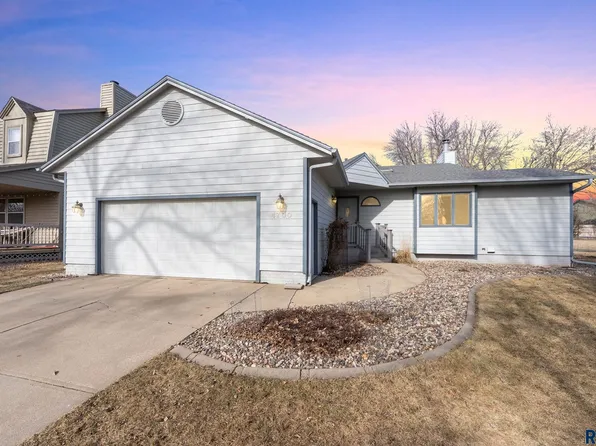E Alpine Cir, Sioux Falls, SD 57110