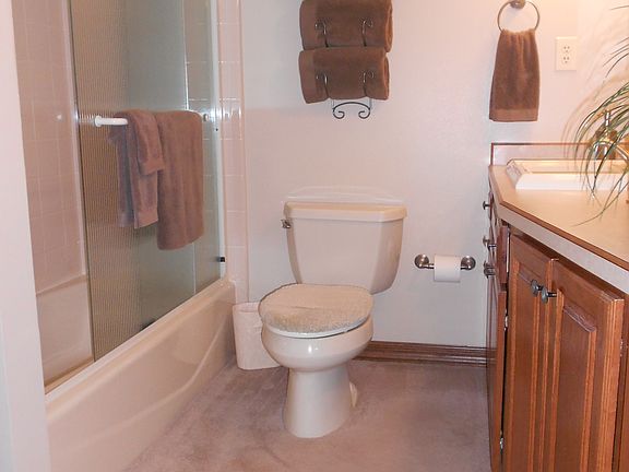 5th image of 725 Silverleaf Dr