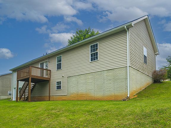 3rd image of 127 Jetta Cir