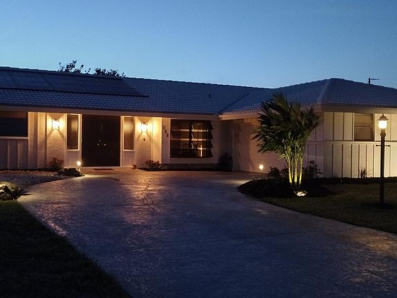 3rd image of 324 Matisse Cir S