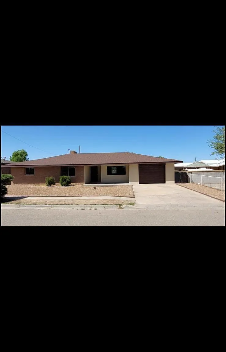 3 bed, 1880 sqft, $2,000 — Photo 1