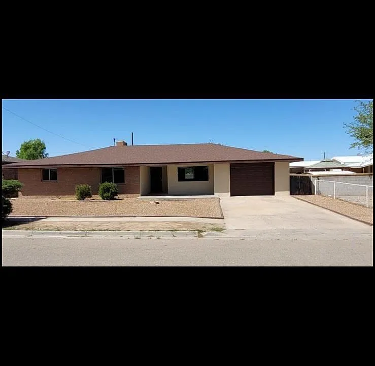 1204 W Castillo Ave