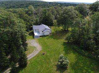 5136 S Hill Rd, Canandaigua, NY 14424
