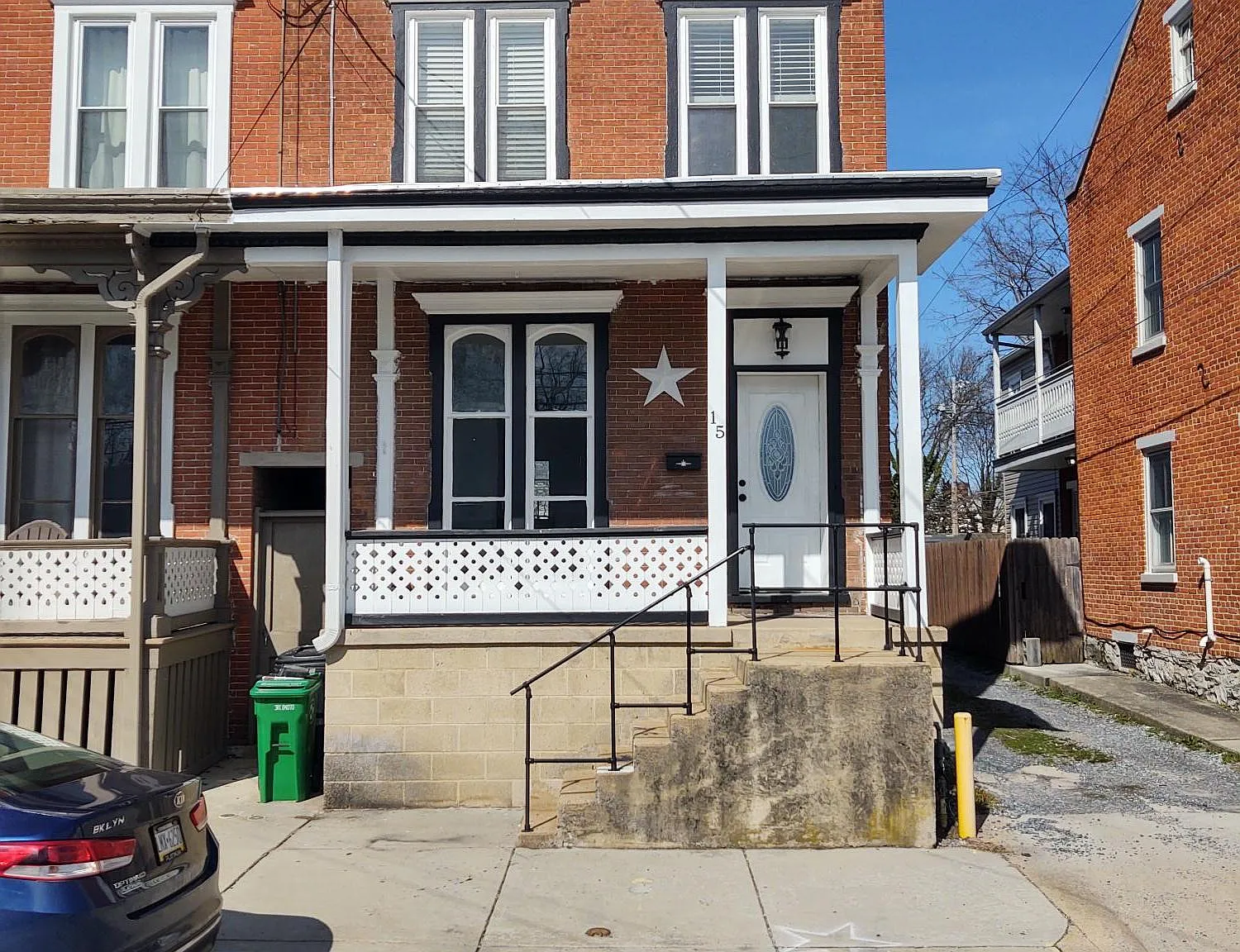 2 bed, 1200 sqft, $1,600 — Photo 1