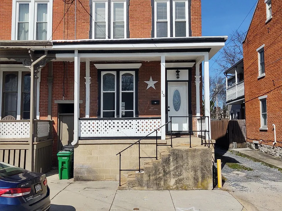 15 E South St