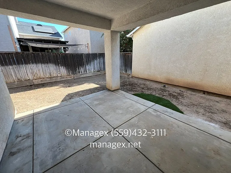 737 W Siena Ln — Photo 18