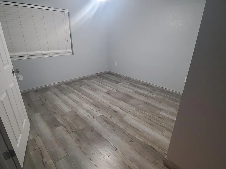 511 E Roeser Rd #B — Photo 8