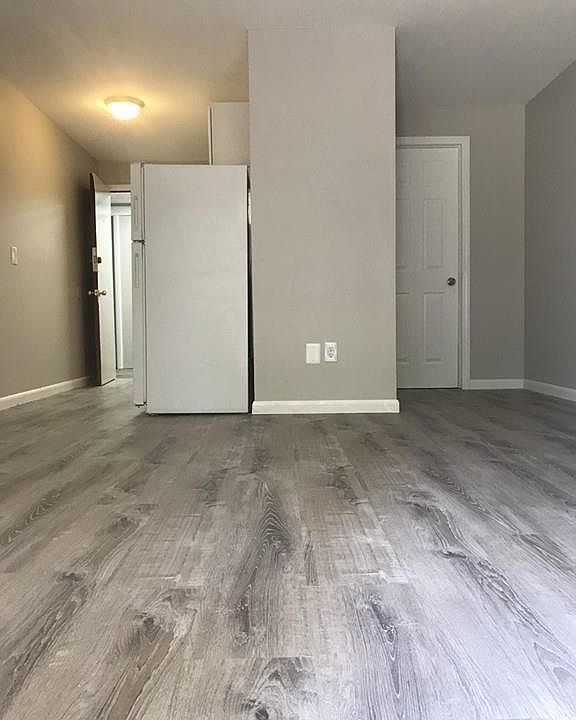 2nd image of 469 Westfield St APT A5