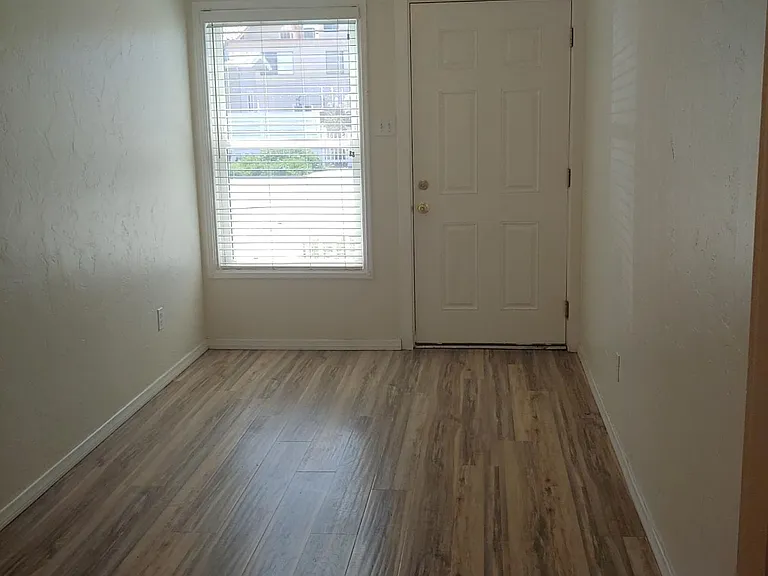 3132 Lincoln Ave — Photo 8