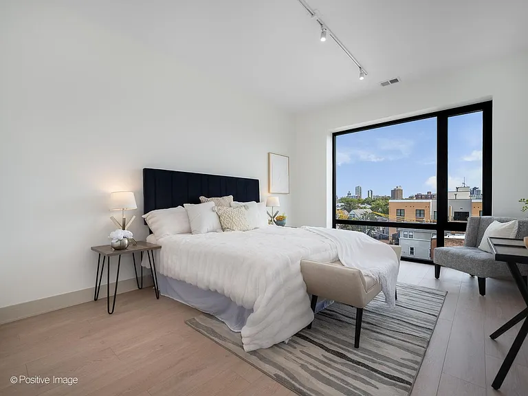 3202 N Racine Ave #204 — Photo 13