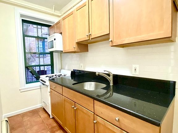 2nd image of 527 E 78th St APT 1B