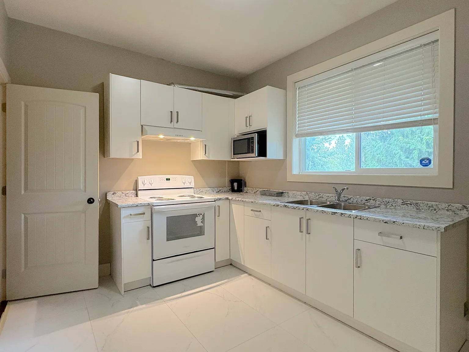 1 bed, 550 sqft, $1,150 — Photo 3