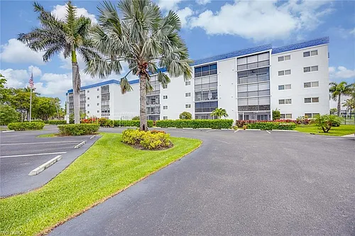 555 Park Shore Dr #B-408 Photo 1