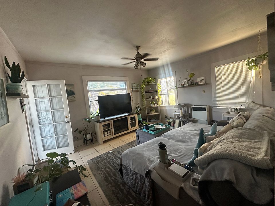 1st image of 1621 E Broadway