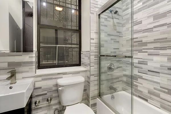 Rented by REZI | media 20