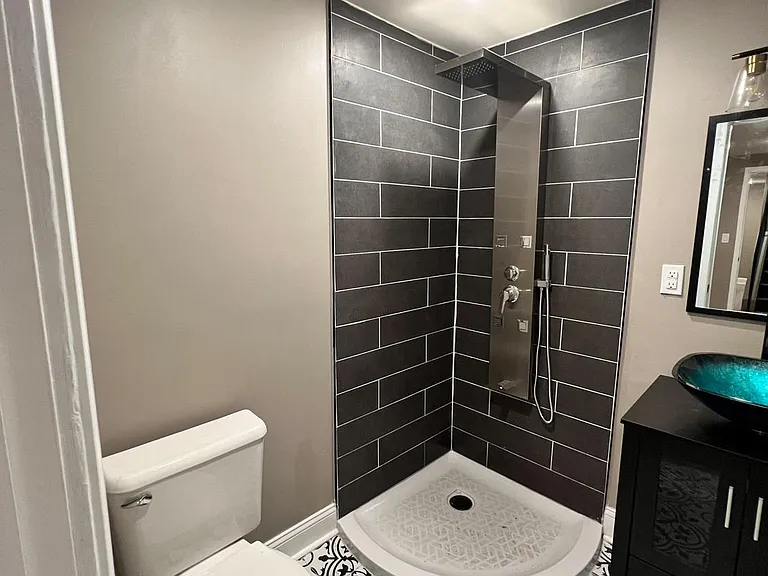 1429 W Diamond St #1R — Photo 16