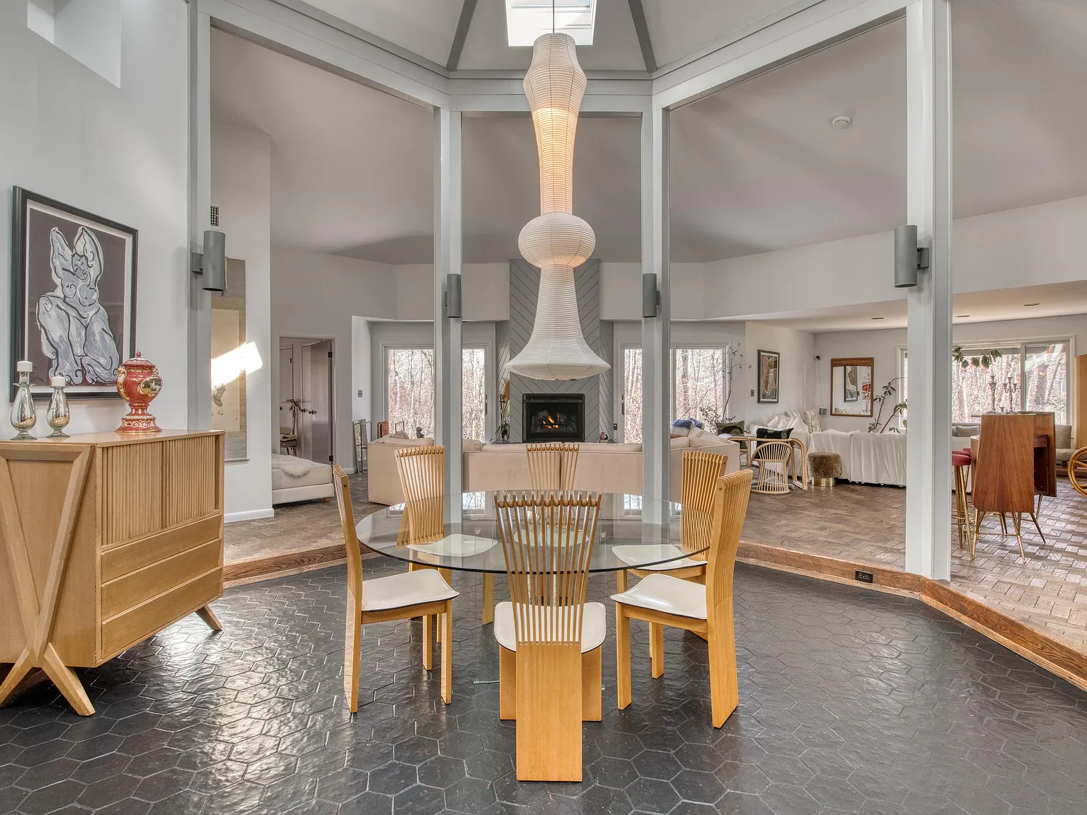 27 Brander Parkway: An Architectural Sanctuary in Silver Beach — Photo 3