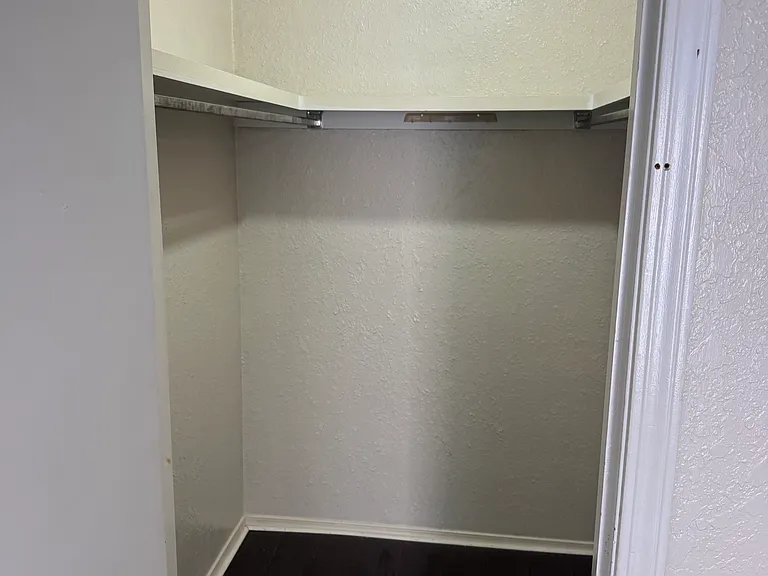 4302 Cypress Ave — Photo 3