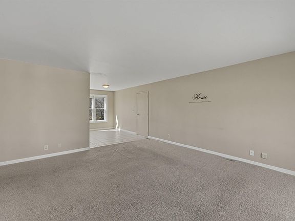 3rd image of 2809 SW Hillcrest Rd