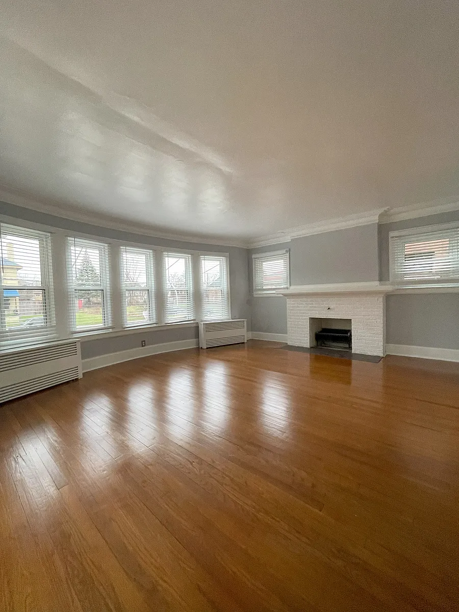 Building Photo - 2286 Calvert St