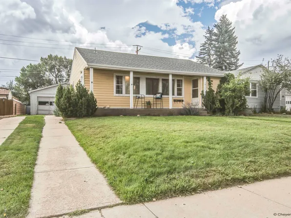 1911 E Garfield St, Laramie, WY 82070