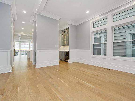 5th image of 2656 W Cortland St